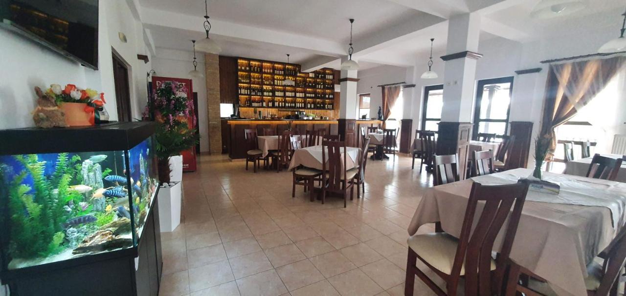 Pensiunea Lebada Tulcea Exterior photo