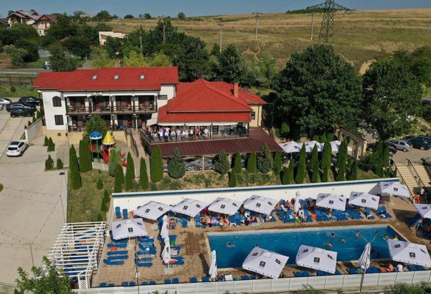 Pensiunea Lebada Hotel Tulcea Exterior photo