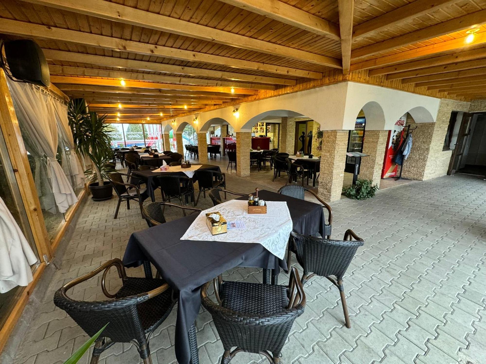 Pensiunea Lebada Tulcea Exterior photo